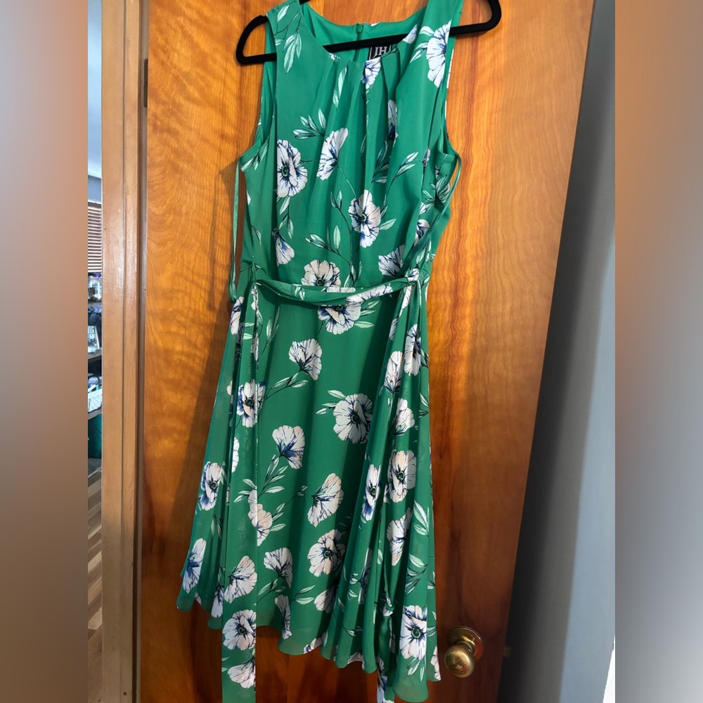 Jessica Howard (JH) green floral MIDI flowy dress size 16 with belt